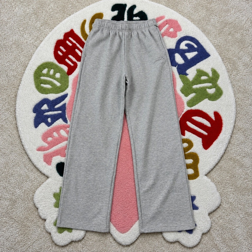 Alo Yoga Accolade Hoodie & Straight Leg Sweatpants Set Grey Small NWT - Picture 3 of 6